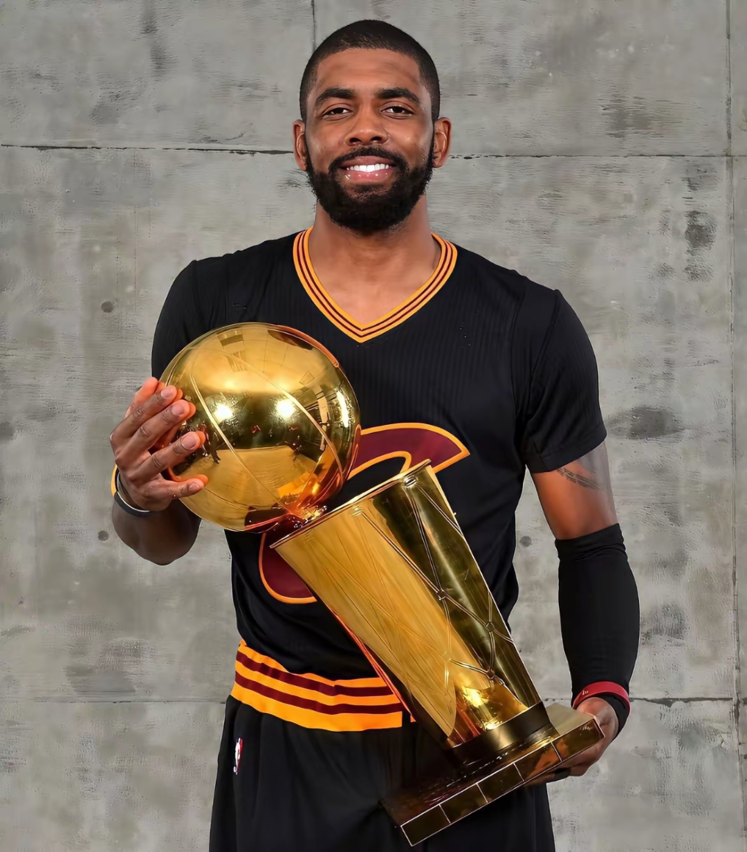 勇士逆转福建队，欧文扛起全队