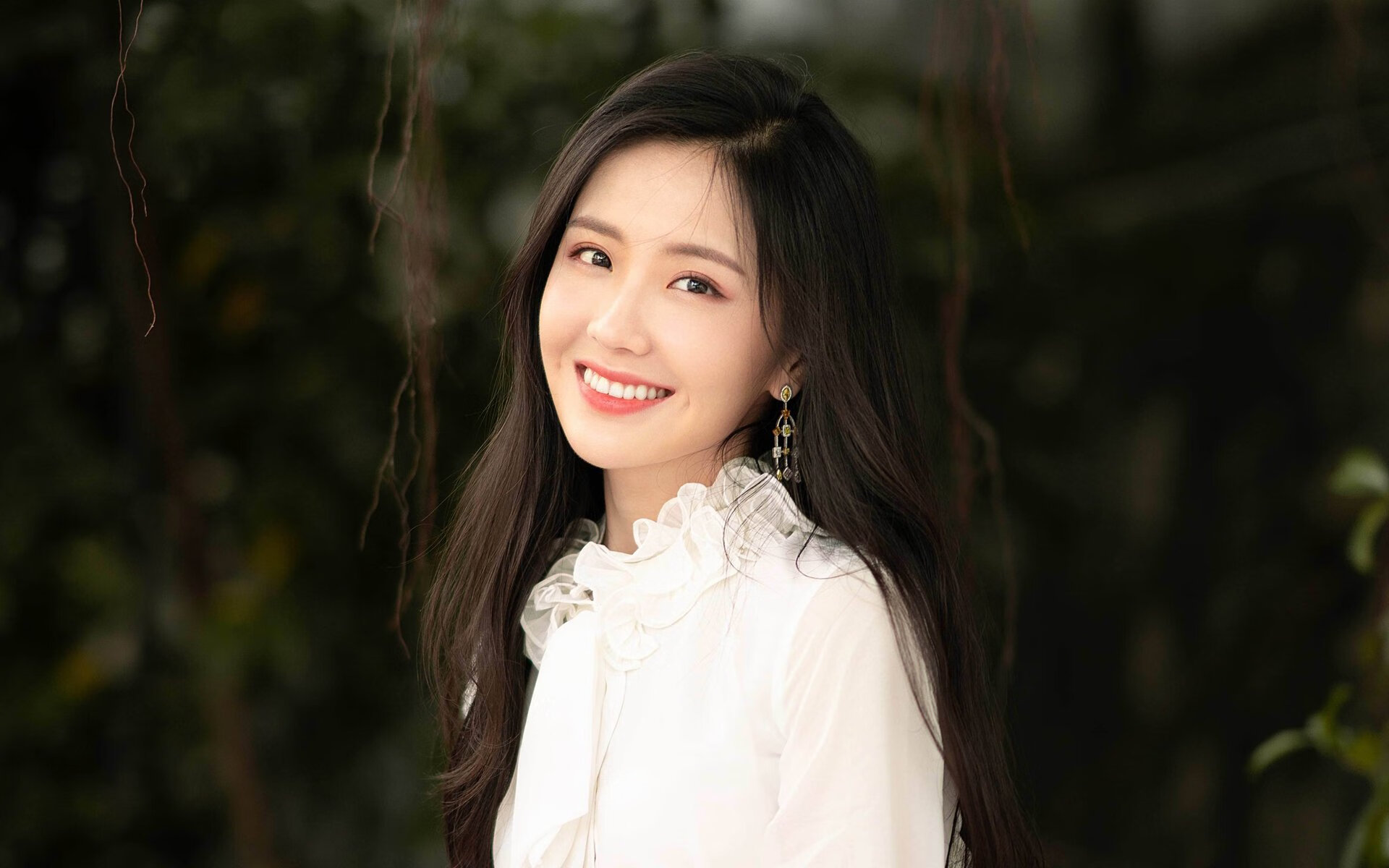 绿鹰折翼,钢铁洪流呼啸而过,2026世界杯E组唯一性战役,奥斯梅恩定义超级中锋新纪元